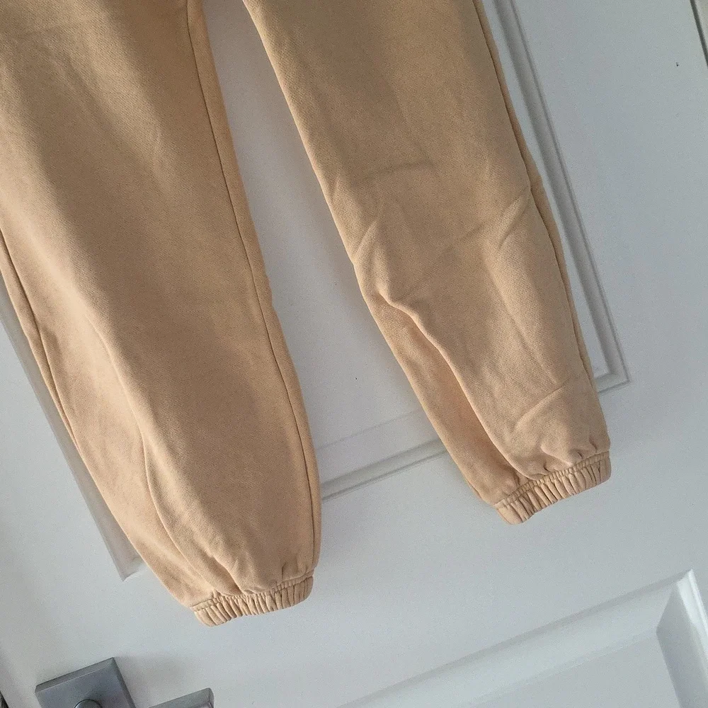 WeWoreWhat Beige Tan French Terry Knit Hoodie & Pant Set! - Picture 10 of 16